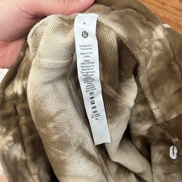 Lululemon shorts - Picture 9 of 9